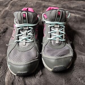 New Balance Women's Gray and Pink Athletic Shoes